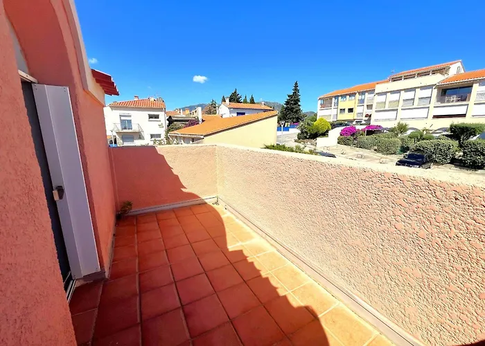 Duplex T3 Terrasse Parking Prive, - Fr-1-309-77 Apartman